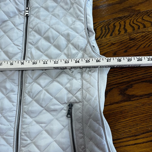Westport 1962‎ Quilted Zippered Vest Pockets Beige Woman’s Size Small - Picture 5 of 5